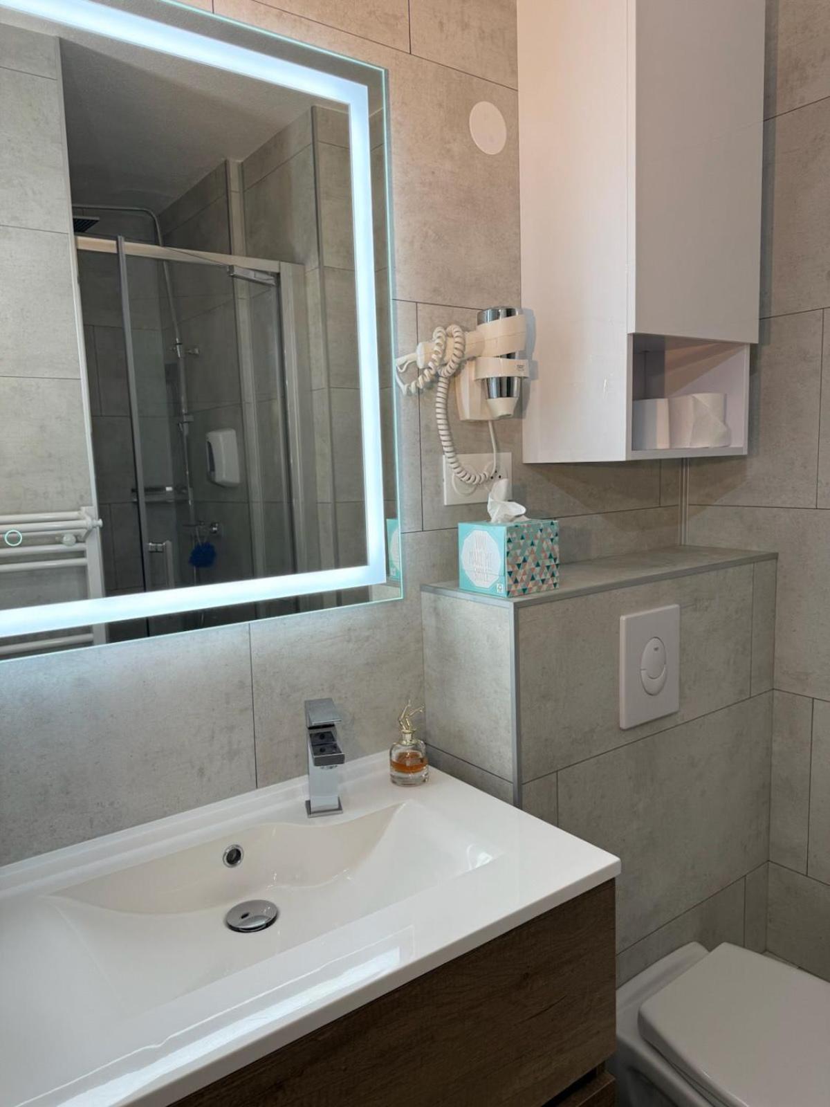 Residence New Rochelle Ла-Рошель Екстер'єр фото